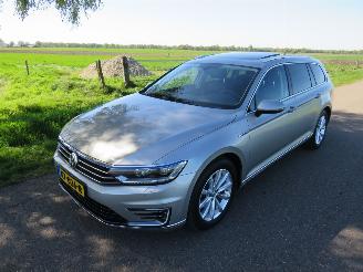 Avarii autoturisme Volkswagen Passat 1.4 TSI GTE 156 pk Aut  Hybride Benzine Electrich  Connected Series Plus[ nieuw nieuw staat 2016/11