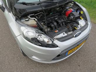 Ford Fiesta 1.2 Limited 2010-11 Airco 5 Drs  PARKEERSCHADE picture 14