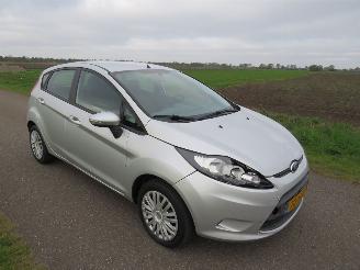 Ford Fiesta 1.2 Limited 2010-11 Airco 5 Drs  PARKEERSCHADE picture 3