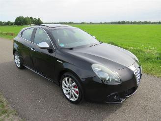 uszkodzony samochody osobowe Alfa Romeo Giulietta 1.4 Turbo 120pk progresion 211.000km nap 5Drs  Leer Clima Schuifdak 2011/3
