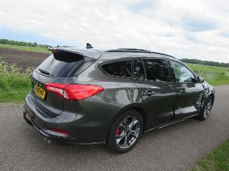 Unfallwagen Ford Focus 1.0 125 pk Automaat EcoBoost Hybrid ST Line X Business Schuifkanteldak Camera navigatie 2021/8