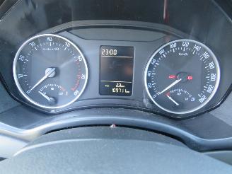 Skoda Octavia 14 TSI 109.000KM Airco 2010 parkeerschade picture 16