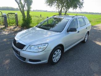 Schadeauto Skoda Octavia 14 TSI 109.000KM Airco 2010 parkeerschade 2010/4