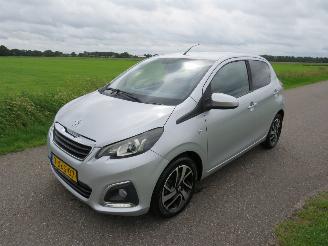 Peugeot 108 1.2 VTI Allure  192.000km  Orgineel Navigatie  Airco  2014 schadevrij picture 1