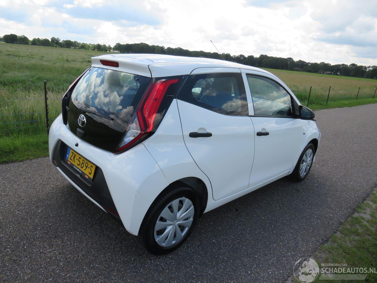 Toyota Aygo 1.0 VVT-I  57.000km nap X Fun  2019 5drs Airco