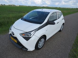 Toyota Aygo 1.0 VVT-I  57.000km nap X Fun  2019 5drs Airco picture 13