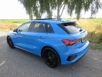Vaurioauto  passenger cars Audi A3 Sportback Aut  3.0 TFSi  3x S Editon Benzine/Electrich  Schuifkanteldak Sport [ 2021 2021/4