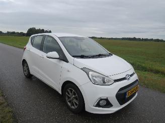 Coche accidentado Hyundai I-10 1.0 I  Motion 2014 [ Nieuwe Model 5drs Airco Stoelverwarming 2014/12