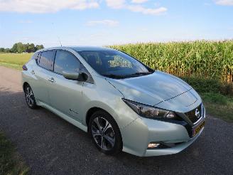 Nissan Leaf 2.ZERO EDITION 40 kWh Elektrisch Automaat Camera Stoelverwarming Navigatie schadevrij picture 3