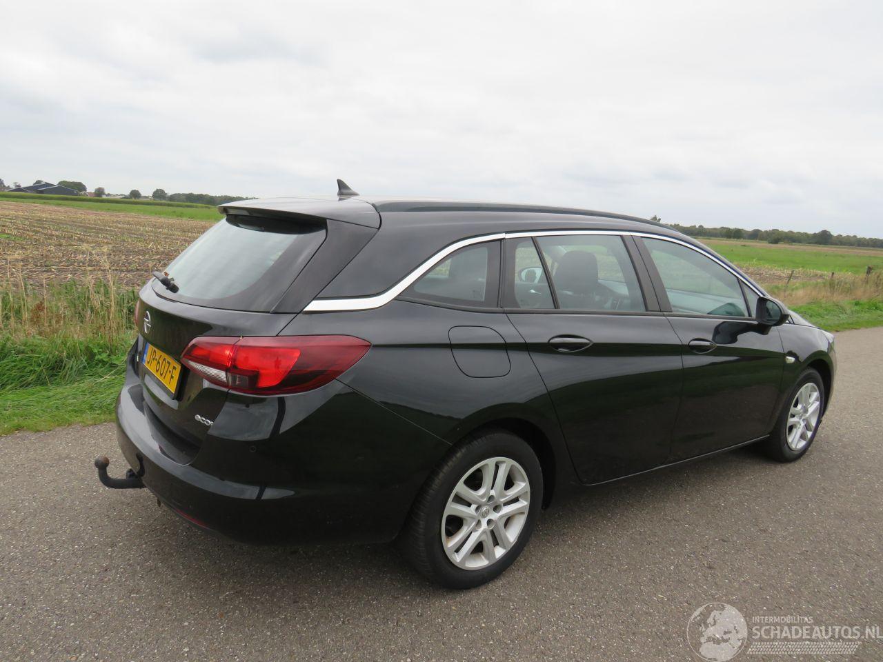 Opel Astra SPORTS TOURER+ 1.0 105pk BUSINESS 170.000km nap Camera navigatie 2016