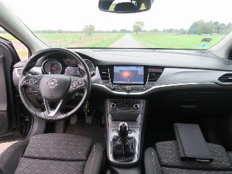 Opel Astra SPORTS TOURER+ 1.0 105pk BUSINESS 170.000km nap Camera navigatie 2016 picture 3