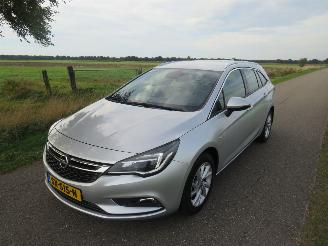 krockskadad bil auto Opel Astra SPORTS TOURER+1.4 Turbo 150pk  Business Executive vol optie 2018 2018/5