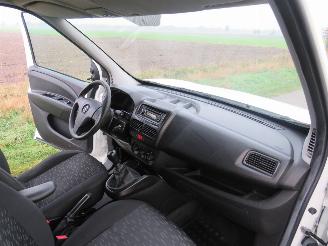 Opel Combo 1.3 CDTi Eco Flex 2016 euro 5 160.000km nap Airco L1 H1 picture 3