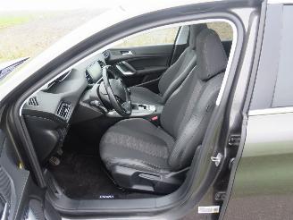 Peugeot 308 1.2 110pk Pure Tech 133.000km nap Camera Navigatie clima  panoramadak  2020 nieuwstaat picture 17