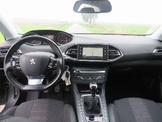 Peugeot 308 1.2 110pk Pure Tech 133.000km nap Camera Navigatie clima  panoramadak  2020 nieuwstaat picture 20