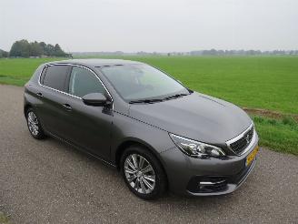 Peugeot 308 1.2 110pk Pure Tech 133.000km nap Camera Navigatie clima  panoramadak  2020 nieuwstaat picture 19