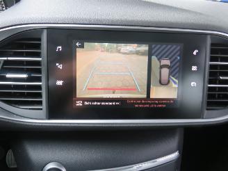 Peugeot 308 1.2 110pk Pure Tech 133.000km nap Camera Navigatie clima  panoramadak  2020 nieuwstaat picture 4