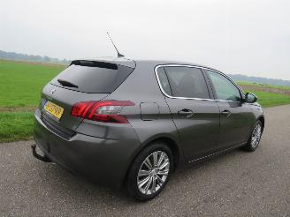 Avarii autoturisme Peugeot 308 1.2 110pk Pure Tech 133.000km nap Camera Navigatie clima  panoramadak  2020 nieuwstaat 2020/12
