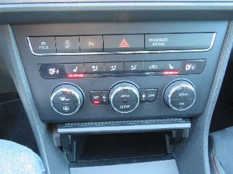 Seat Leon 1.4 TSi 140pk FR Business vol optie  Alcantara leer  Sport picture 9