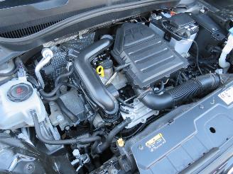Volkswagen T-Cross 1.0 TSi Life 95pk Euro 6 Camera Navigatie clima sportstoelen  enz enz picture 13