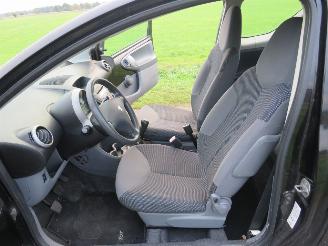 Peugeot 107 1.0 12v XS 68pk Splinter Nieuwe Apk  2008   Airco Topstaat picture 5