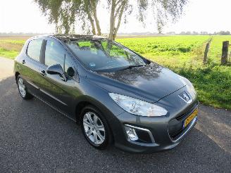 skadebil auto Peugeot 308 1.6 VTi 121 PK 5drs 190.000km Nap Airco 5Drs 2011/5
