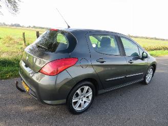 Peugeot 308 1.6 VTi 121 PK 5drs 190.000km Nap Airco 5Drs picture 2