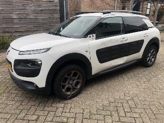 Schadeauto Citroën C4 cactus C4 Cactus 1.2 PureTech Shine 2016/5