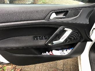 Peugeot 308 308 SW 1.2 PureTech Blue Lease Executive picture 17