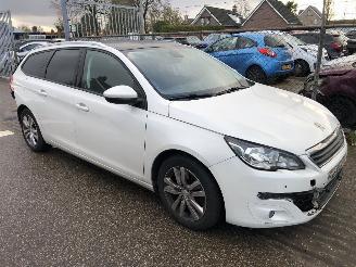 Auto incidentate Peugeot 308 308 SW 1.2 PureTech Blue Lease Executive 2016/10