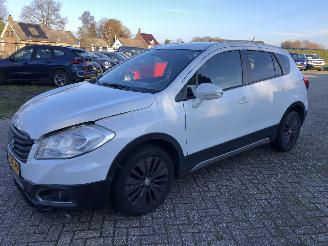 Voiture accidenté Suzuki SX4 SX4 S-Cross 1.6 Exclusive 2013/12