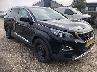 Unfallwagen Peugeot 5008 1.2 pure tech allure 2018/9
