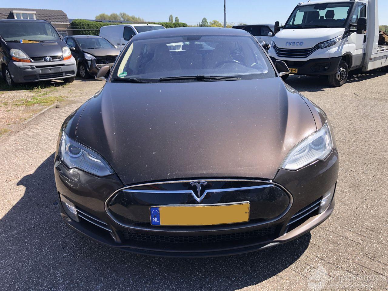 Tesla Model S Model S 85 Base