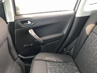 Peugeot 2008 2008 1.2 PureTech Active picture 21