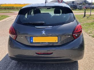 Peugeot 208 208 1.2 PureTech Blue Lion picture 6
