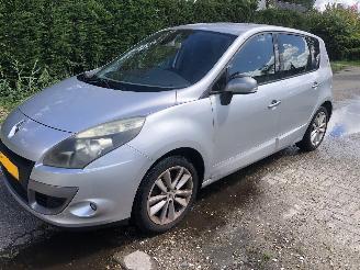 Unfallwagen Renault Mégane Scénic Scénic 2.0 Parisienne 2011/5
