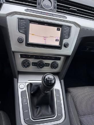 Volkswagen Passat 1.6tdi picture 7