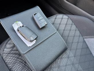 Volkswagen Taigo 1.0 TSI R-Line Automaat Pano 42595 Km NAP 1e Eig ! picture 14