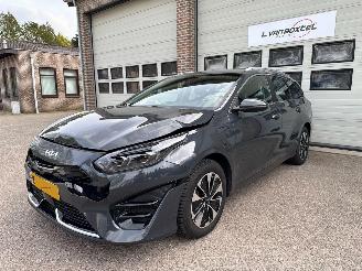 Schadeauto Kia Ceed 1.6 GDI PHEV DynamicLine Navi Clima Cruise NAP ! 2024/2