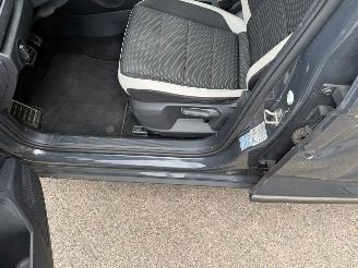 Volkswagen T-Roc 1.5 TSI Sport Automaat Pano Navi Clima picture 23