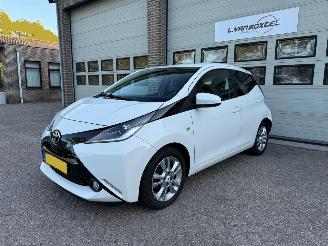 Voiture accidenté Toyota Aygo 1.0 VVT-i X Navi Clima 81688 Km NAP ! 2018/6