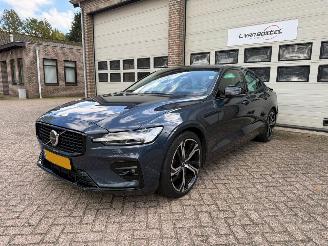 Volvo S-60 2.0 B4 Ultimate Dark Automaat Pano Navi 95508 Km NAP ! picture 2