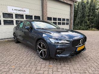 Vaurioauto  passenger cars Volvo S-60 2.0 B4 Ultimate Dark Automaat Pano Navi 95508 Km NAP ! 2022/12
