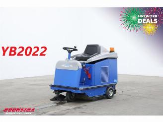 krockskadad bil machine Kubota  95 BJ 2022 33Hrs! Kehrmaschine / Veegmachine 2022/1