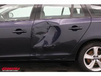 Volvo V-60 2.0 D2 Kinetic Navi Clima Cruise PDC AHK 148.573 km! picture 14