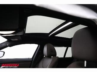 BMW 3-serie Touring 330i M-Sport Pano LED HUD Leder Cruise picture 20