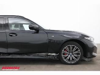 BMW 3-serie Touring 330i M-Sport Pano LED HUD Leder Cruise picture 11