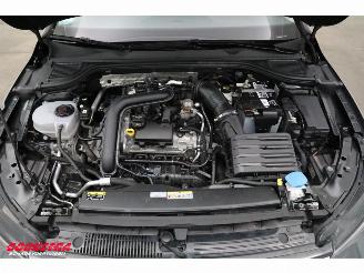 Volkswagen Golf 1.0 eTSI DSG Life ACC Camera LRHZ Navi PDC picture 10