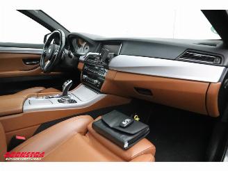 BMW 5-serie Touring M550xd Pano LED ACC Memory H/K HUD AHK SHZ LRHZ picture 16
