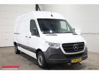 Mercedes Sprinter 215 CDI 9G-Tronic L2H-2 FWD Navi Airco Cruise Camera AHK 35.405 km! picture 2